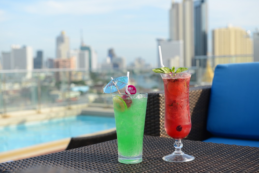 images/Dining/8 ROOFTOP POOL BAR/ROOFTOP2.JPG